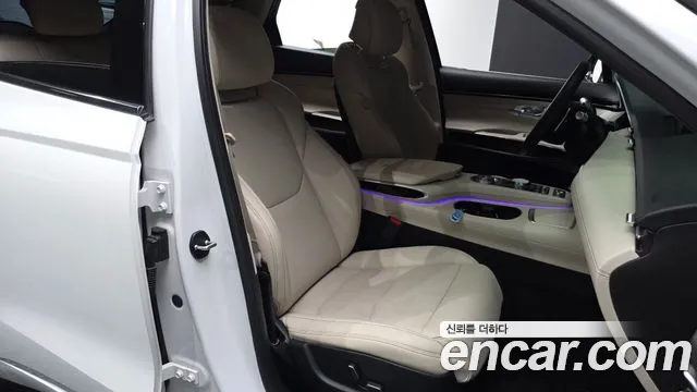 Genesis GV70 2.5T Бензин AWD — Фото автомобиля 10