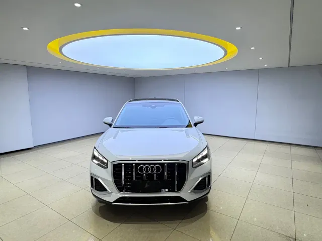 Audi Q2L — Фото автомобиля 2