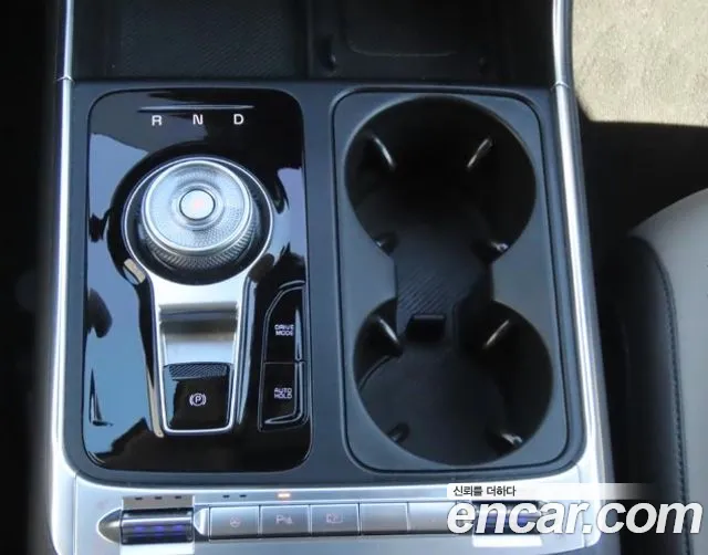 Kia Carnival Generation 4 — Фото автомобиля 14