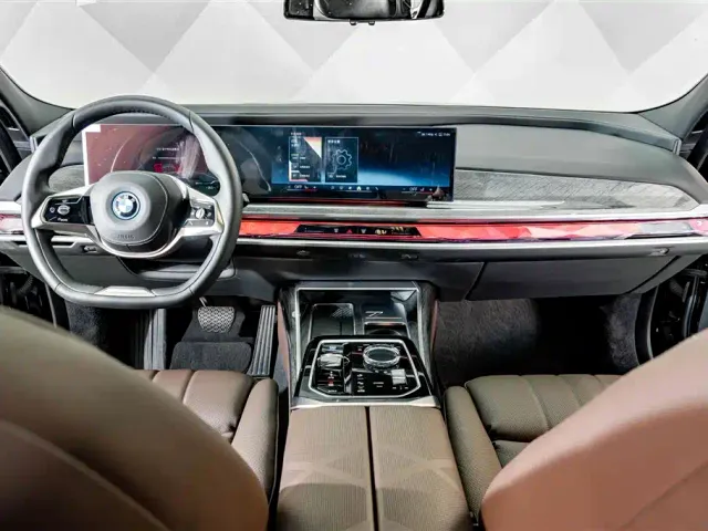 BMW i7 — Фото автомобиля 14