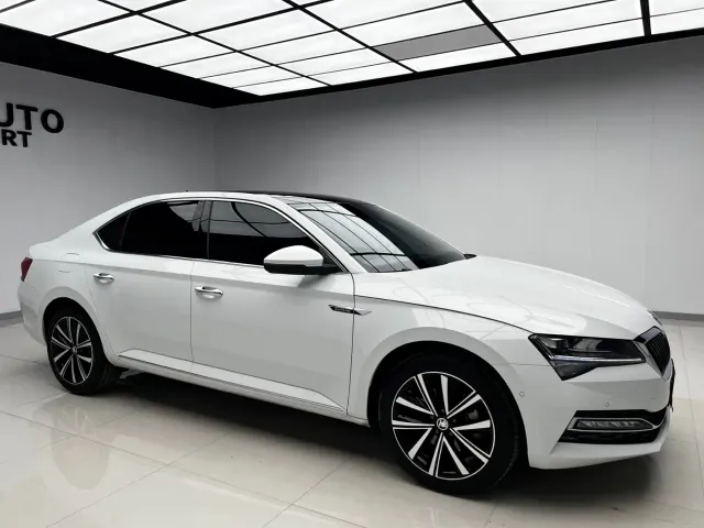 Skoda Superb — Фото автомобиля 3