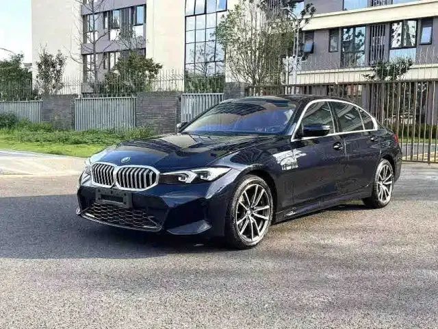 Фотография автомобиля — BMW 3 Series