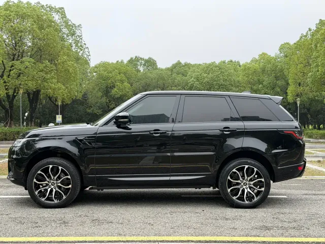 Land Rover Range Rover Sport — Фото автомобиля 25