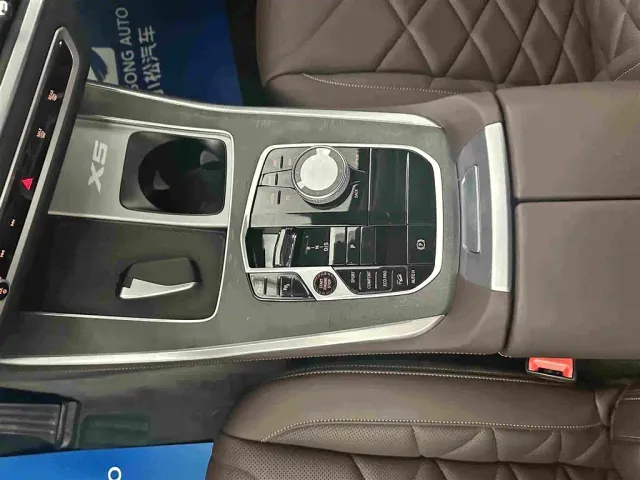 BMW X5 — Фото автомобиля 10