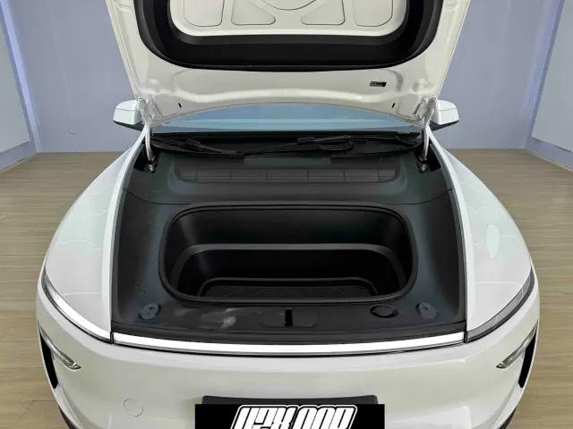 Tesla Model Y — Фото автомобиля 7