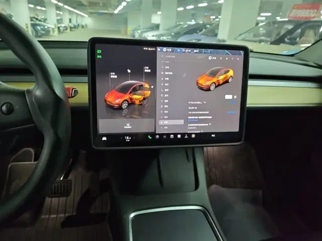 Tesla Model Y — Фото автомобиля 12