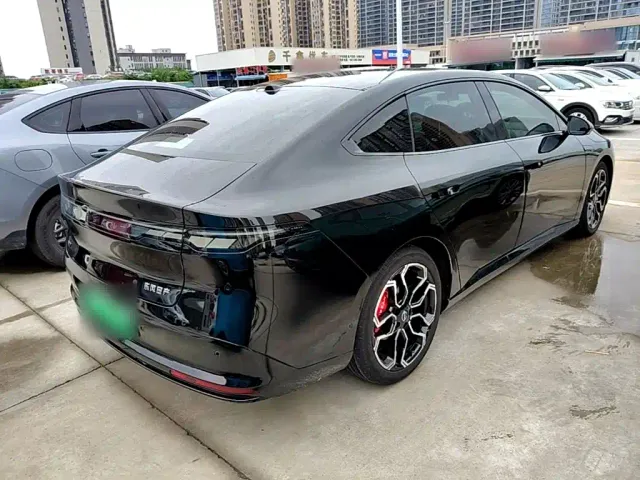 Nissan N7 — Фото автомобиля 6