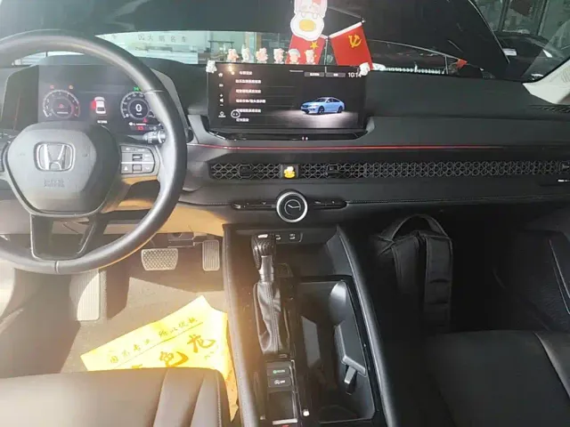 Honda Accord — Фото автомобиля 12