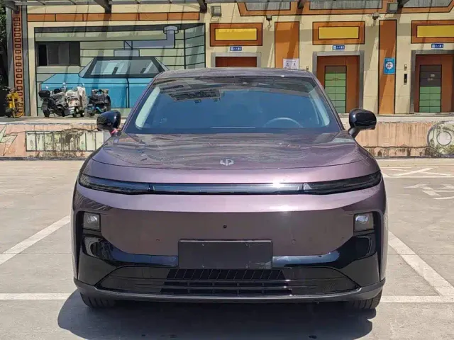 Leapmotor B10 — Фото автомобиля 2