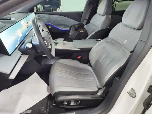 Geely Galaxy E8 — Фото автомобиля 14
