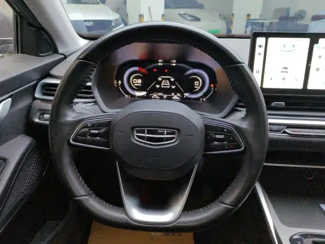 Geely Emgrand — Фото автомобиля 15