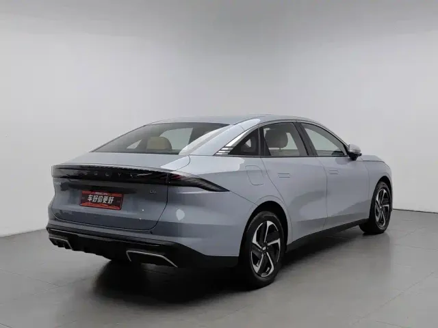Geely Galaxy L6 — Фото автомобиля 2