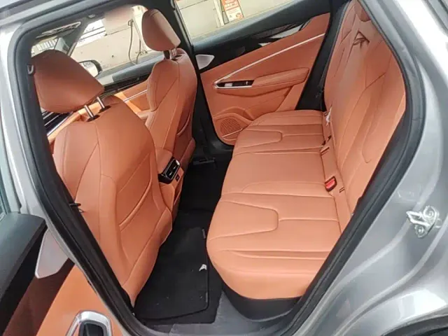 Geely Boyue — Фото автомобиля 16