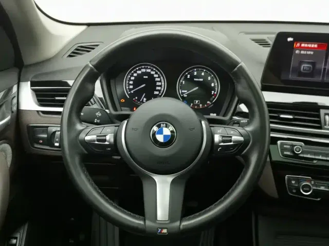 BMW X1 — Фото автомобиля 11