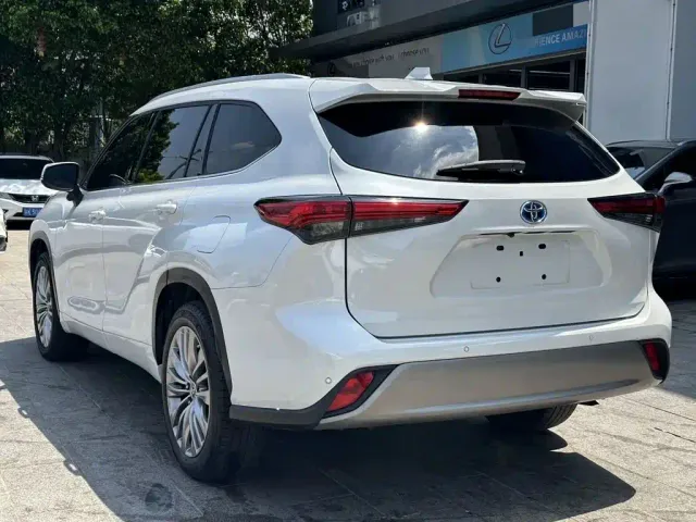 Toyota Highlander — Фото автомобиля 6