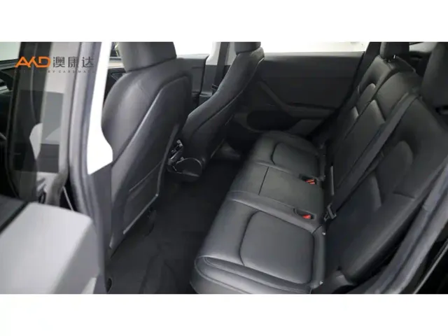 Tesla Model Y — Фото автомобиля 7