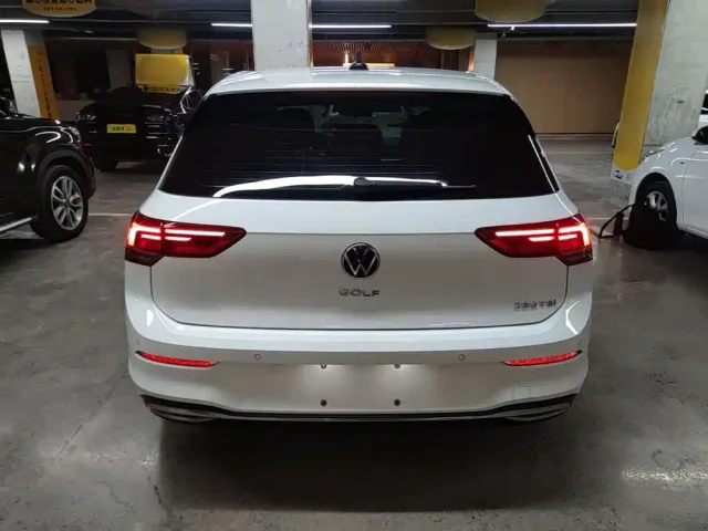 Volkswagen Golf — Фото автомобиля 5
