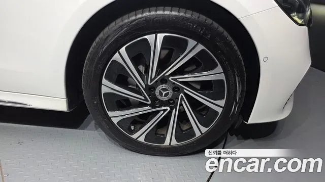 Mercedes-Benz E-Class E-класс W214 E300 4MATIC Exclusive — Фото автомобиля 21