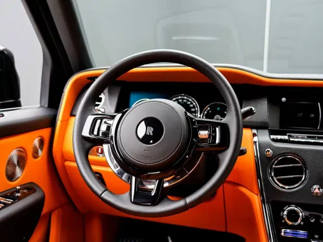 Rolls-Royce Cullinan — Фото автомобиля 17