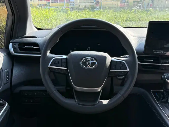 Toyota Granvia — Фото автомобиля 11