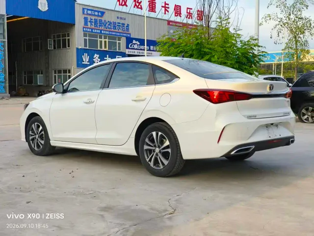 Changan Eado — Фото автомобиля 8