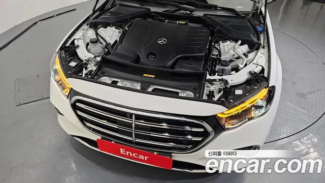 Mercedes-Benz E-Class — Фото автомобиля 6
