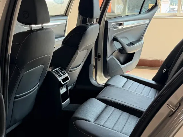 Skoda Superb — Фото автомобиля 15