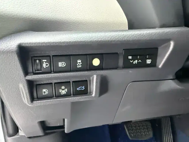Toyota Granvia — Фото автомобиля 3