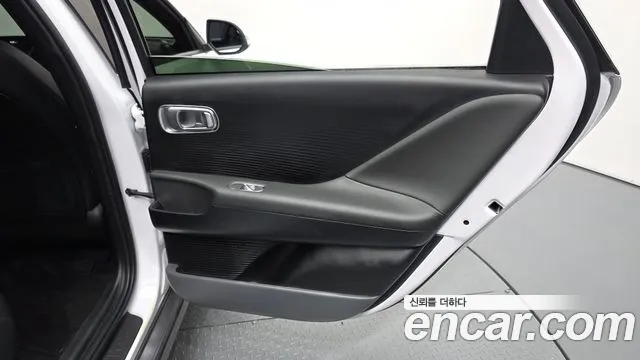 Hyundai Ioniq 6 — Фото автомобиля 14
