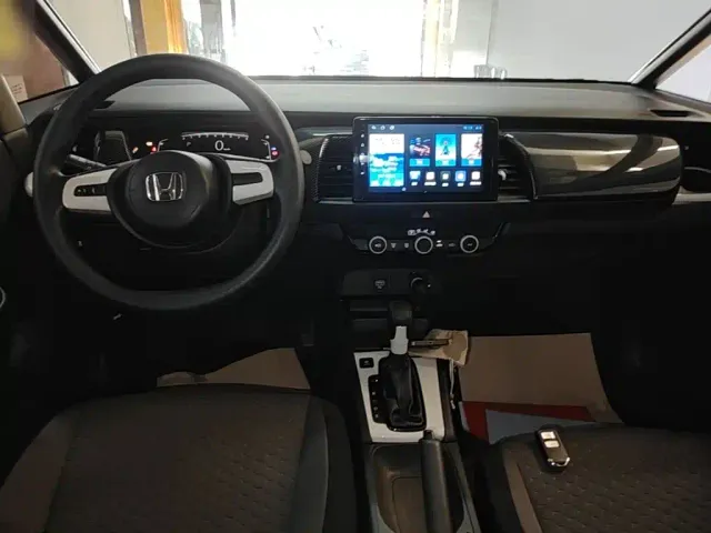 Honda Fit — Фото автомобиля 9