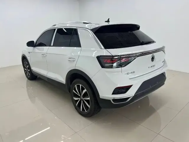 Volkswagen T-Roc — Фото автомобиля 6