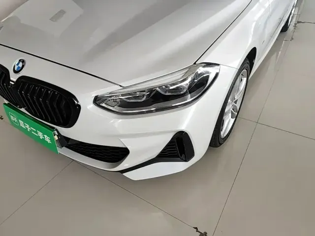 BMW BMW 1 Series 2023 120i M Sport Shadow Edition — Фото автомобиля 23