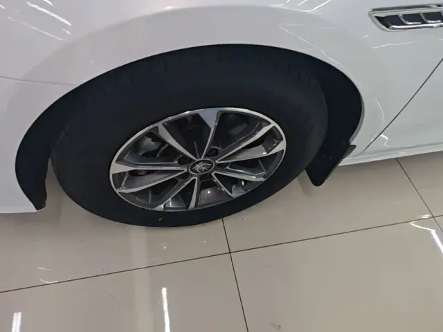 BYD Qin PLUS — Фото автомобиля 22
