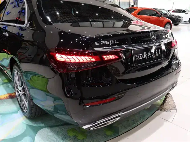 Mercedes-Benz E-Class — Фото автомобиля 21