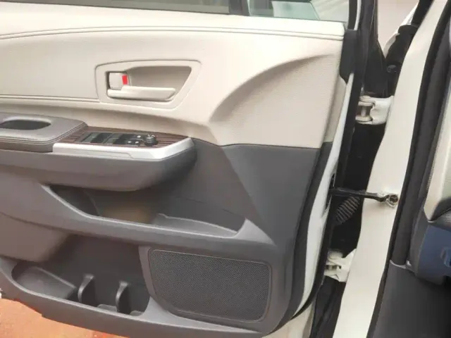 Toyota Granvia — Фото автомобиля 7