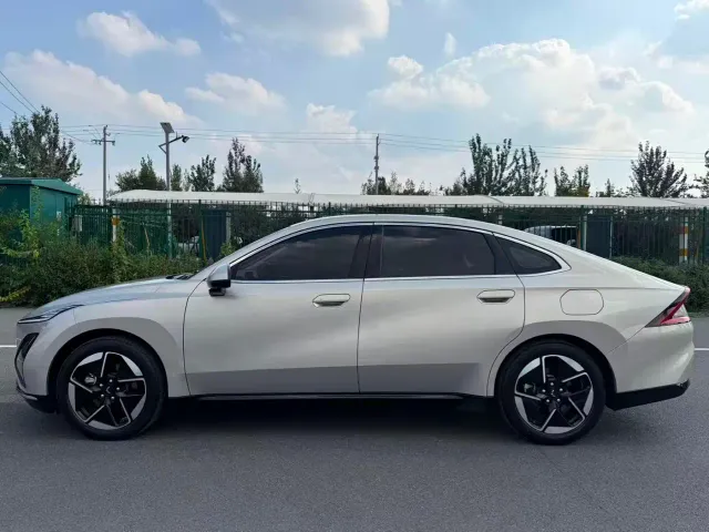 Wuling Starlight — Фото автомобиля 8