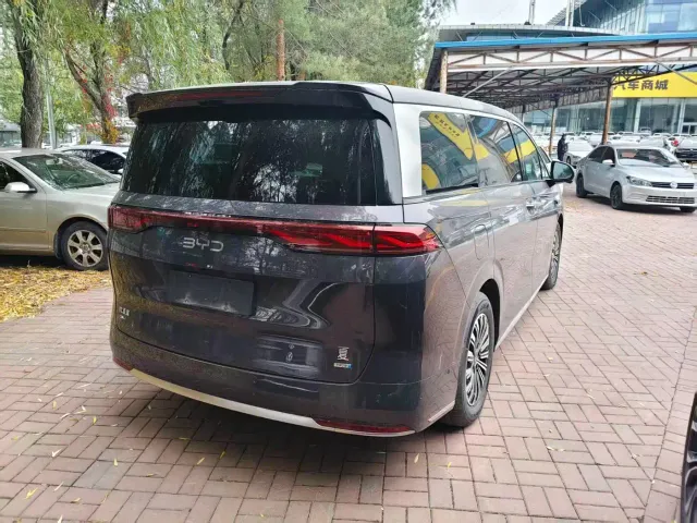 BYD Xia — Фото автомобиля 10