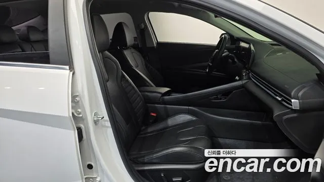 Hyundai Avante CN7 — Фото автомобиля 16
