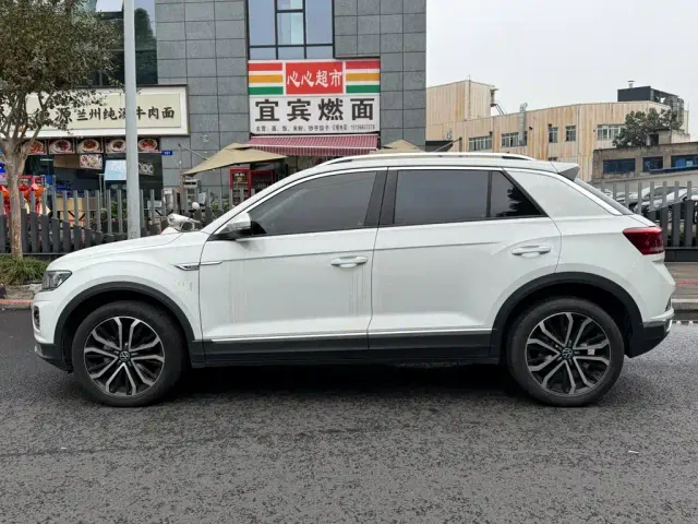 Volkswagen T-Roc — Фото автомобиля 3