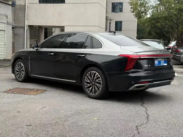 Hongqi H5 — Фото автомобиля 9