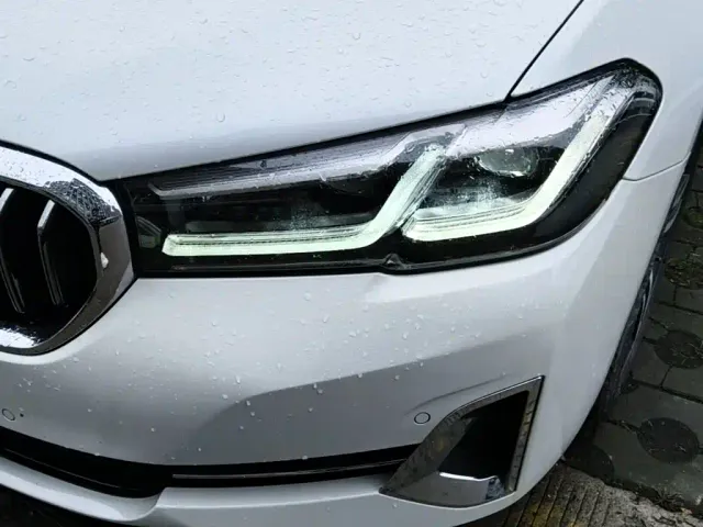 BMW 5 Series — Фото автомобиля 17
