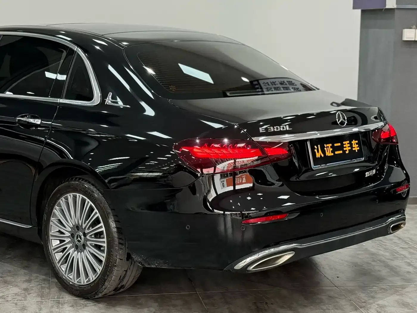 Mercedes-Benz Mercedes-Benz E-Class 2022 E 300 L Luxury — Фото автомобиля 18