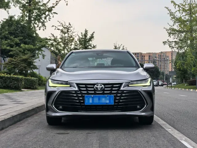 Toyota Avalon — Фото автомобиля 2
