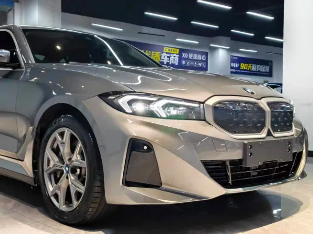 BMW i3 — Фото автомобиля 10