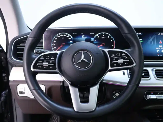 Mercedes-Benz GLE-Class — Фото автомобиля 16