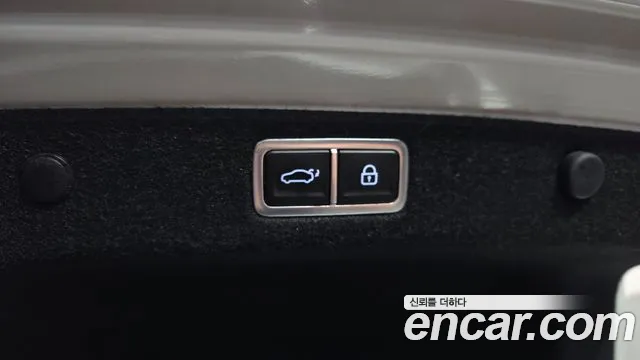 Hyundai Grandeur Grandeur (GN7) 2.5 Бензин 2WD — Фото автомобиля 8
