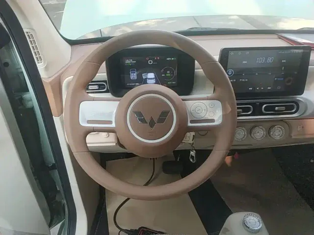 Wuling Hongguang Mini EV — Фото автомобиля 10