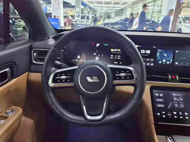Li Auto ONE — Фото автомобиля 8