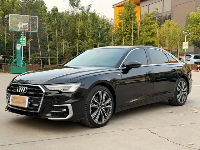 Фотография автомобиля — Audi A6L
