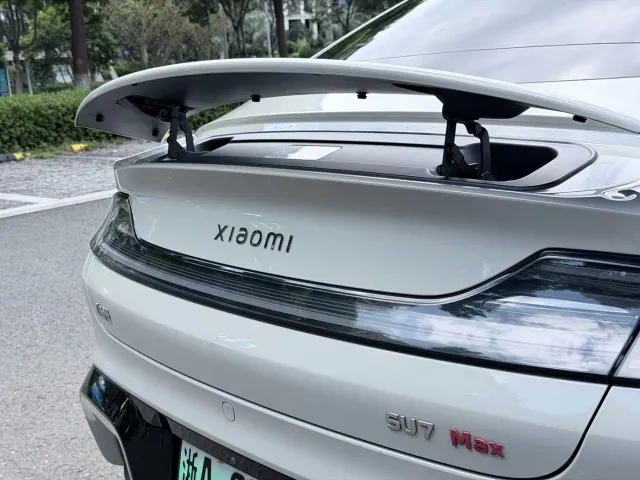 Xiaomi SU7 — Фото автомобиля 24